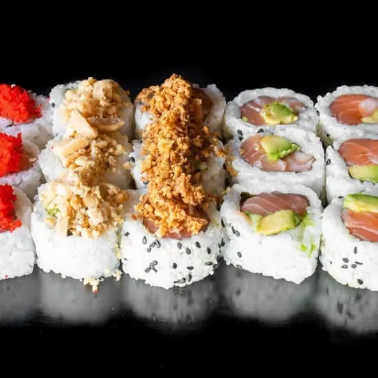 15 uramaki salmão e abacate