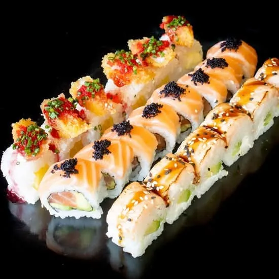 Uramaki e sem alga variado 20 peças