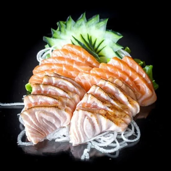10 sashimi salmão e 10 sashimi salmão braseado